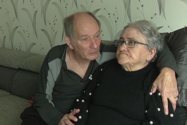 Christian est aidant. Il accompagne sa femme Christine atteinte de la maladie d'Alzheimer.