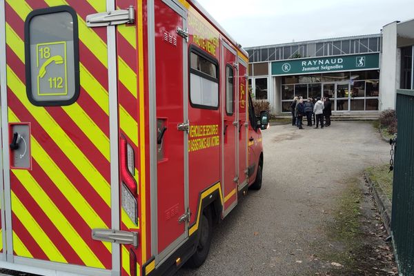 Explosion d'un four à l'usine Raynaud. Pas de blessé à déplorer.