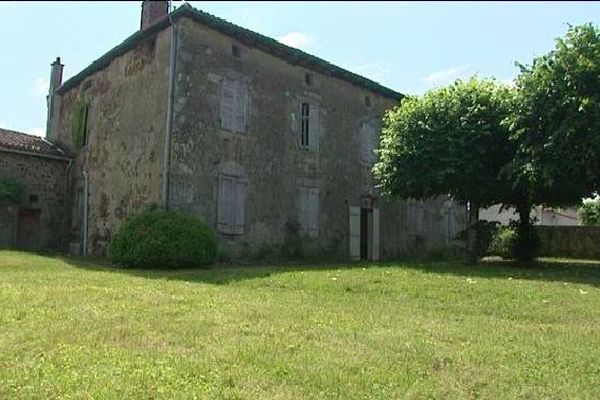 Même l'ancien presbytère de Nouic est à vendre