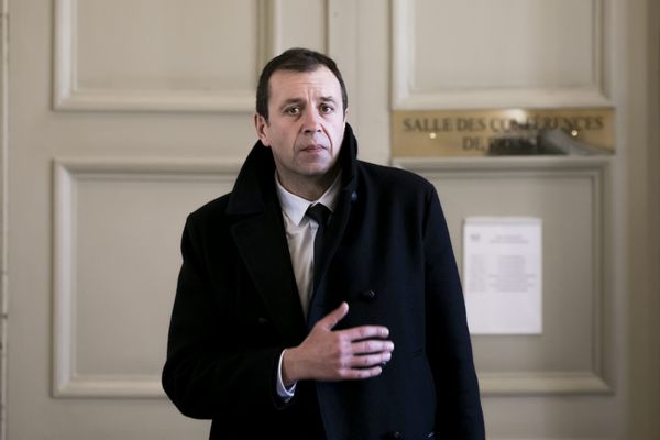 François Jolivet dans le salle des quatre colonnes à l'Assemblée Nationale