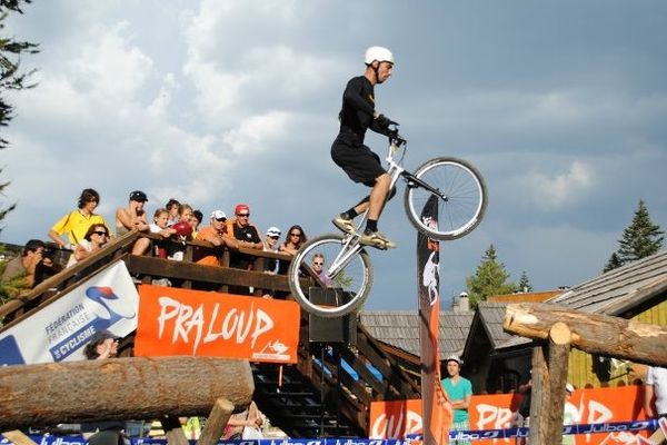 Gilles Coustellier, lors de l'édition 2011 de la coupe du monde de VTT Trial.