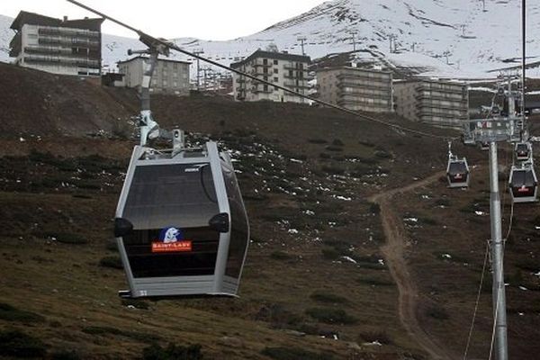 Le téléphérique peut transporter 400 personnes à l'heure