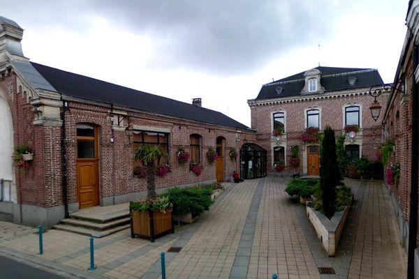 Le personnel de la mairie ainsi de que tous les occupants de l'école Joliot Curie de Cuicny ont été évacués