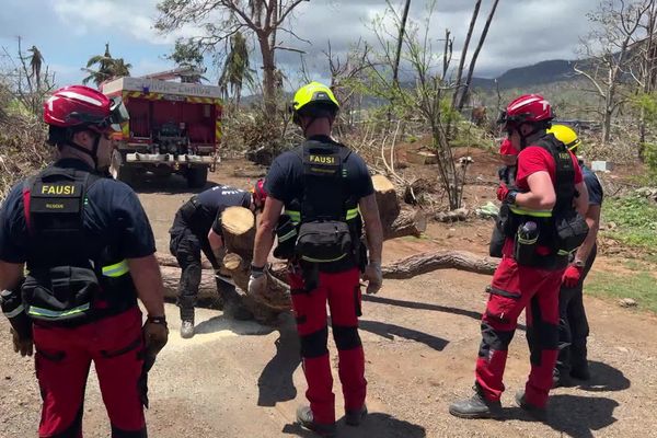 Huits sapeurs-pompiers des Hauts-de-France sont actuellement en mission à Mayotte.