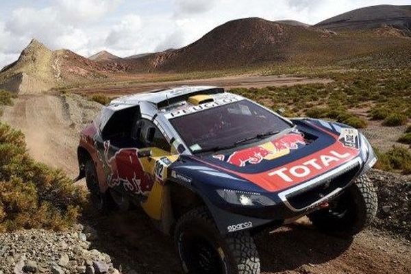 Le pilote franc-comtois Stéphane Peterhansel et son coéquipier bourguignon Jean-Paul Cottret, ont déjà gagné le Dakar cinq fois. Ils ont remporté la 6e étape vendredi 8 janvier 2016.