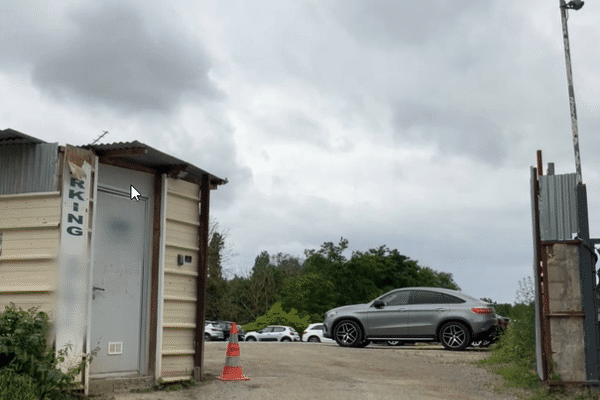 Le parking sauvage a cessé ses activités.