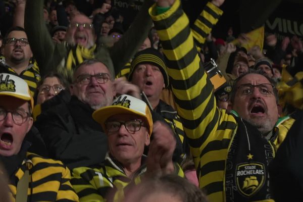 Les supporters au stade Marcel Defflandre un soir de match : la grande famille du rugby au Stade Rochelais.