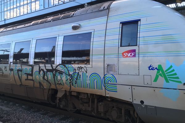 Un TER gare St-Jean à Bordeaux