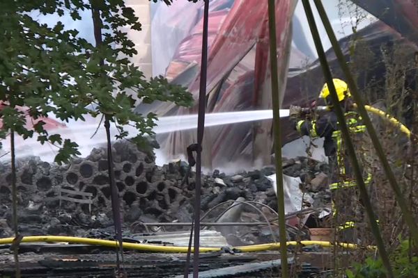 Les pompiers à Bio Lopin, dans le Jura.