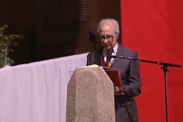 La lecture de la bible a commencé en l'église Saint-Michel-des-Lions