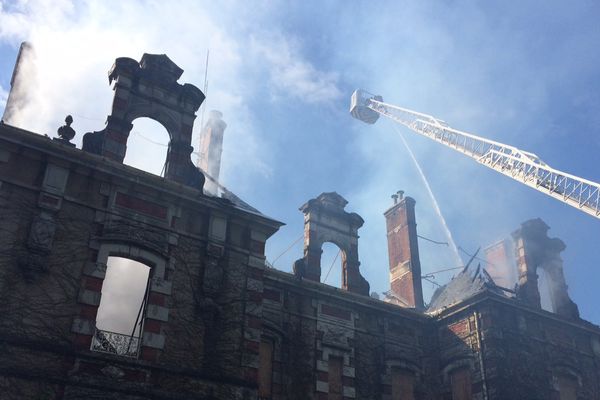 Le château était à l'abandon, mais des squatteurs venaient souvent s'y installer 