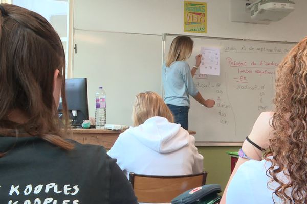 Cette année, au collège Sainte-Clotilde d'Amiens, la durée des cours est passée de 55 minutes à 45 minutes.