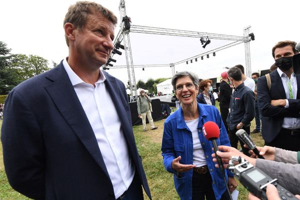 Yannick Jadot et Sandrine Rousseau lors des journées EELV de Poitiers le 19 août 2021