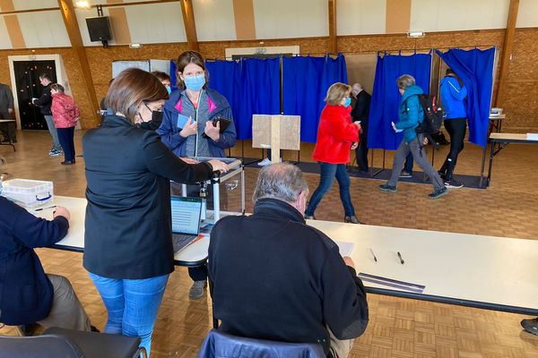 A Ambert, dans le Puy-de-Dôme, les résultats du premier tour de l'élection présidentielle seront connus dès 20 heures ce dimanche 10 avril.