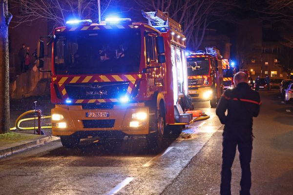 C'est au premier étage d'un immeuble que le feu a pris.