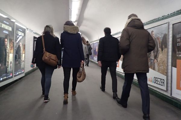 Les couloirs du métro parisien.