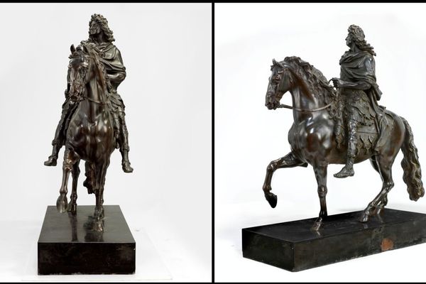 La réduction de la statue équestre de Louis XIV fait près d'un mètre de haut. 