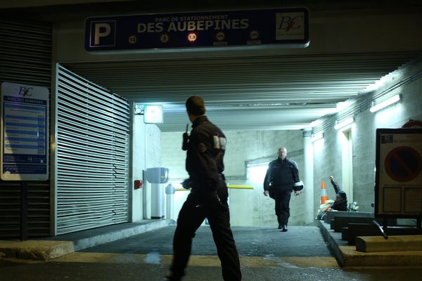 Le parking de Bois-Collombes (Haut-de-Seine) dans lequel Abdelhakim Dekhar a été arreté