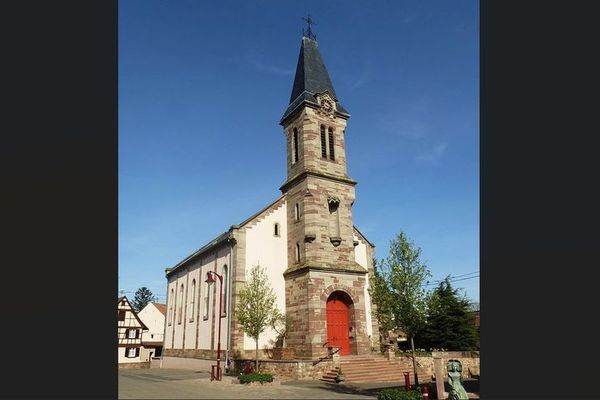 L'église de Stutzheim-Offenheim va se refaire une beauté plus de 150 ans après son ouverture. Trois statues de 2m50 viendront bientôt orner son clocher.