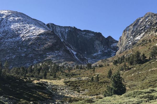 Pyrenees Orientales Randonnee Au Pic Du Canigou Avec Zinzin Reporter