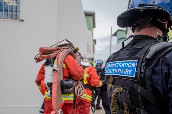 Marseille : les marins-pompiers en exercice à la prison des Baumettes