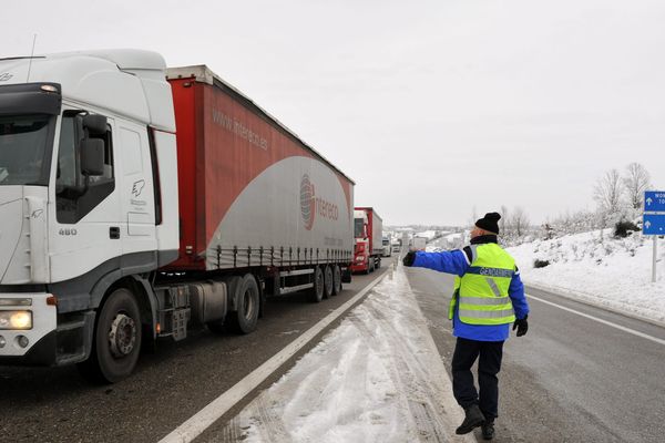 L'alerte verglas est levée sur le Limousin, les poids lourds et les bus peuvent à nouveau circuler 