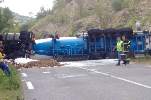 L'accident s'est produit peu après 8 h à de Saint-Rome-de-Cernon dans l'Aveyron.