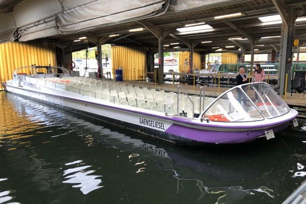 Quatre bateaux de Batorama traverseront Paris le 26 juillet 2024.