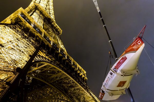 Initiatives Coeur se retrouve perché au premier étage de la Tour Eiffel