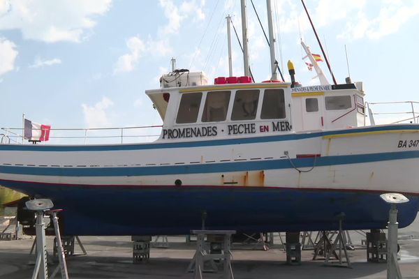 Le bateau échoué ce vendredi soir à Hendaye a pu être remorqué ce samedi jusque dans la baie de Fontarrabie.