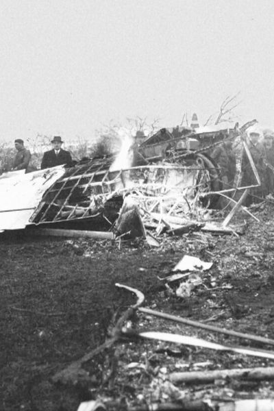 Le 15 janvier 1934 à 19h40, l’avion l’Émeraude, fleuron de l’aviation française, s’écrase à Corbigny, dans la Nièvre, avec à son bord dix passagers. Aucun survivant.