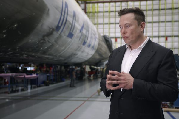 Elon Musk dans une publicité réalisée en 2022 pour son projet "Return to space".