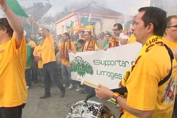 Supporters du CSP Limoges à l'arrivée des champions d'Europe 1993, Beaublanc, 15 avril 2013