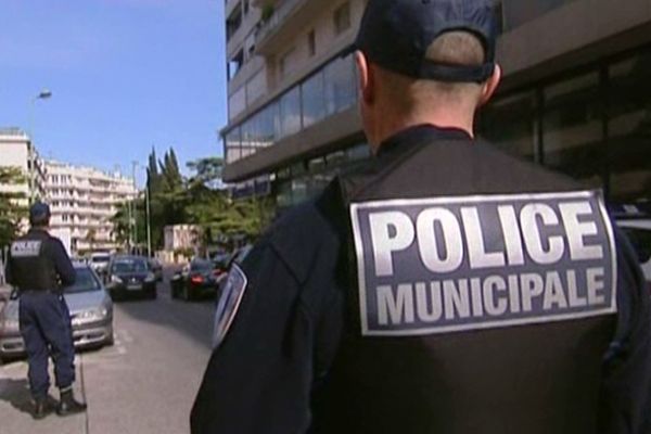 Policiers municipaux (Archives)