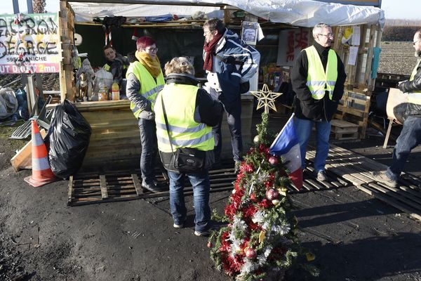 Malgré la mobilisation en baisse, certains prévoient toujours de passer Noël sur les rond-points.