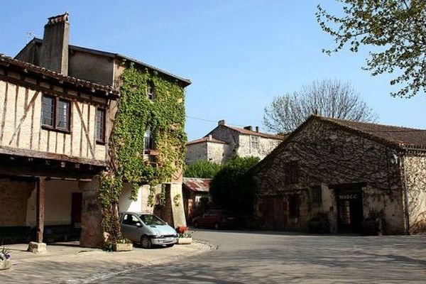 Village de Fourcès dans le Gers