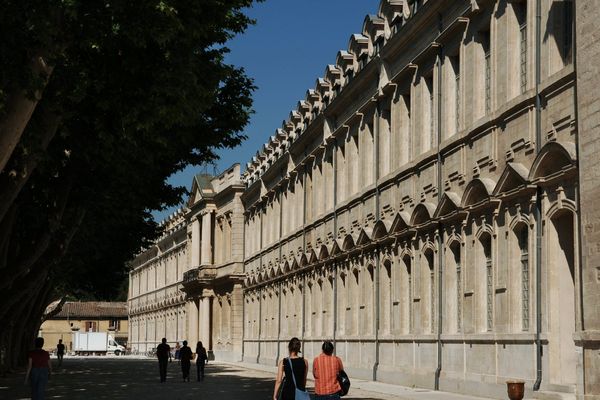 L'université d'Avignon, ou enseigne le maître de conférences