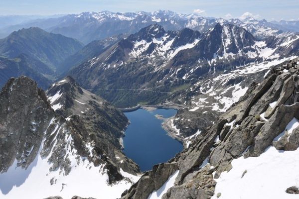 Le Pic du Néouvielle, une réserve naturelle nationale, gérée par le Parc National des Pyrénées.