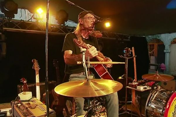 Le bluesman Philippe Ménard a enchanté le public de Bellac