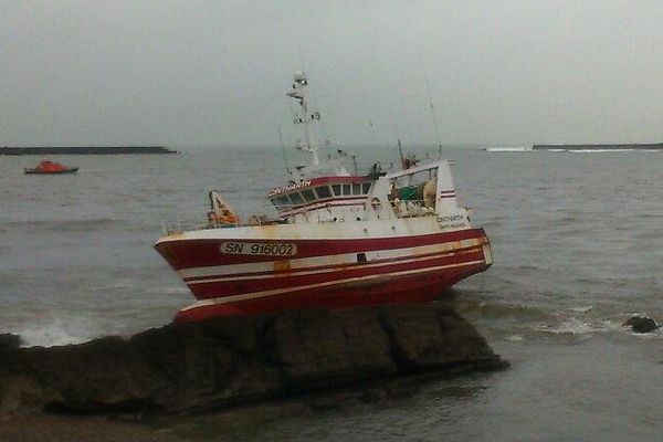 Le chalutier Cintharth s'est échoué à l'entrée du port de Ciboure à Saint-Jean-de-Luz