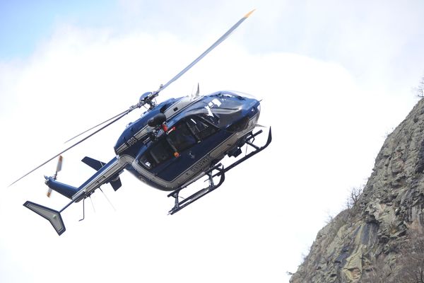 Le peloton de gendarmerie de haute-montagne intervient à bord des Choucas sur les terrains difficiles. 