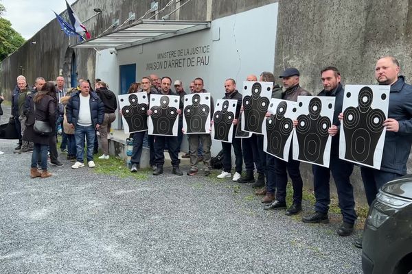 La prison de Pau est bloquée depuis ce matin.