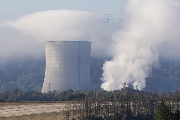 La vapeur d'eau s'élève à nouveau au-dessus de la centrale nucléaire de Chooz (ici en septembre 2020).