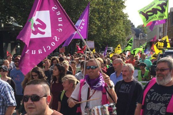 1500 personnes ont défilé à Lille contre la loi travail ce jeudi.