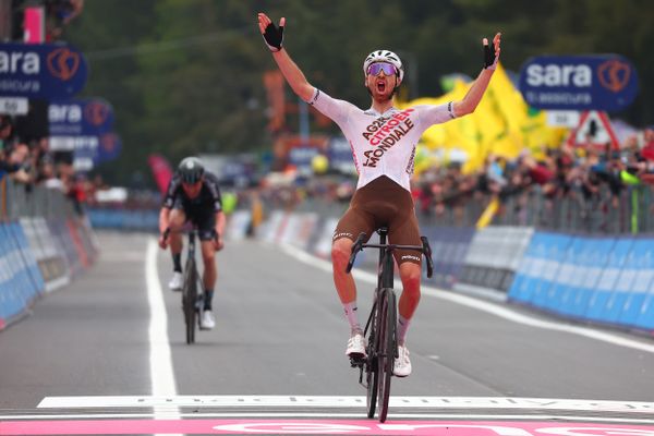 Le Haut-Savoyard Aurélien Paret-Peintre remporte la quatrième étape du Giro, son premier succès dans un grand tour