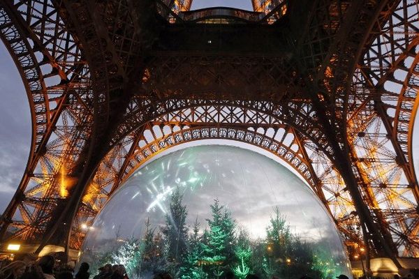 Les boutiques de la tour eiffel sont fermées pour cause de grève