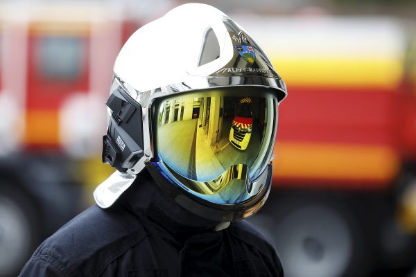 Les pompiers sont en reconnaissance ce mardi matin pour éviter une reprise du feu.