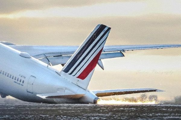 Un Airbus A 350-900 a atterri le 22 janvier 2024 à l'aéroport de Toronto au Canada, après avoir touché le sol avec la queue de l'appareil.