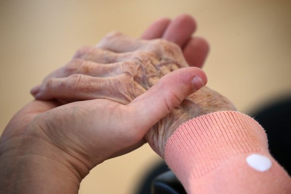 Marie-France B. prend soin au quotidien de son mari malade depuis maintenant 5 ans.