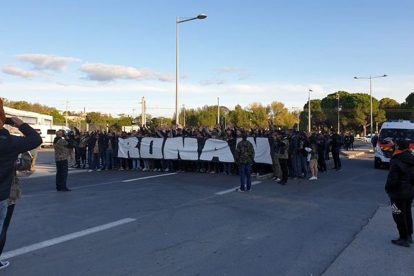 L'hommage à Ronan Pointeau a commencé par une marche avant le match